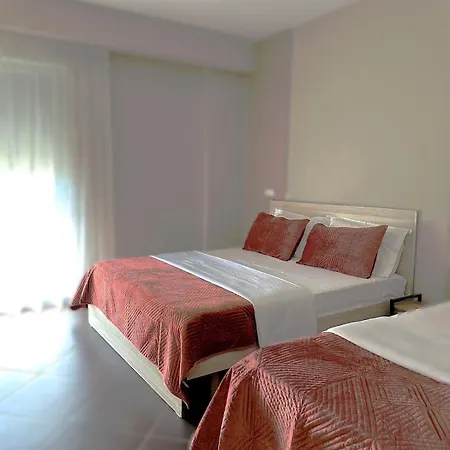 Hotel Nais 3*