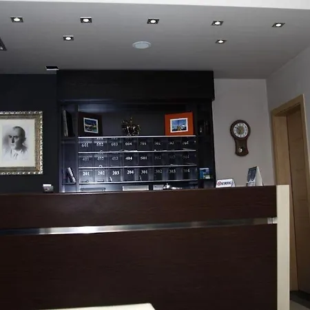 Hotel Nais 3*