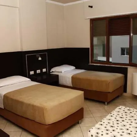 Nais Hotel 3*