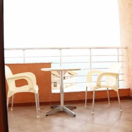 Nais Hotel 3*