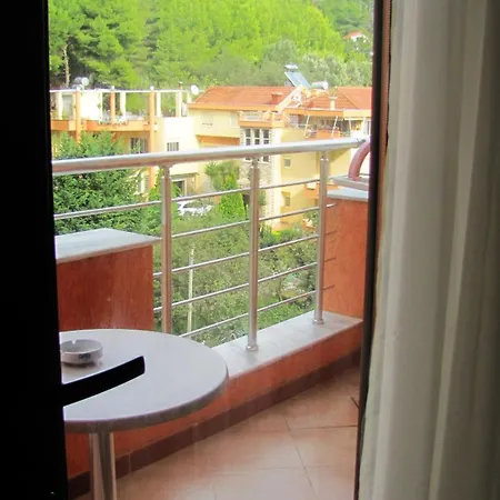 Hotel Nais