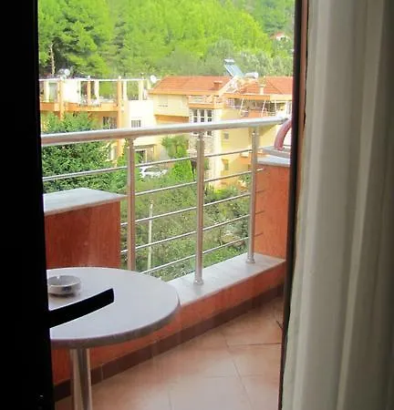 Hotel Nais