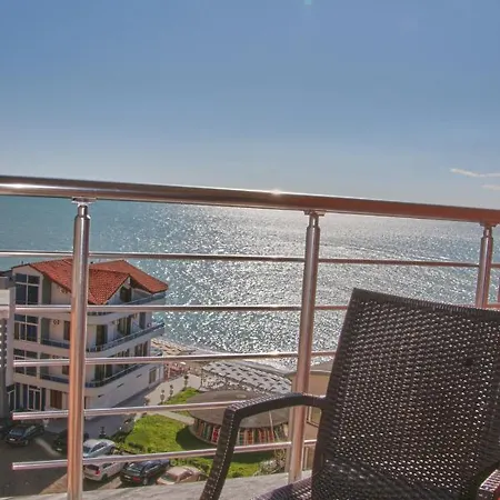 Nais Durres