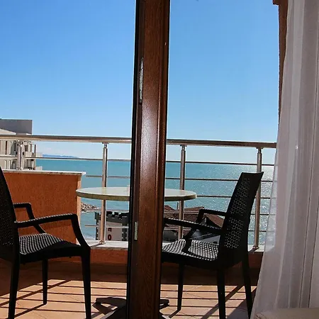 Hotel Nais 3*