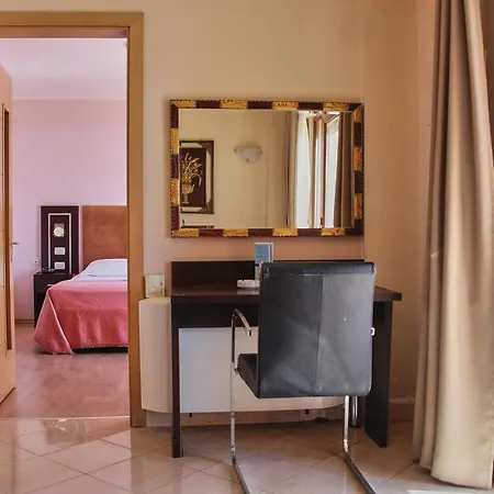 Hotel Nais 3*
