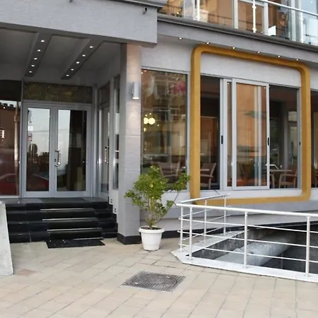 Hotel Nais 3*