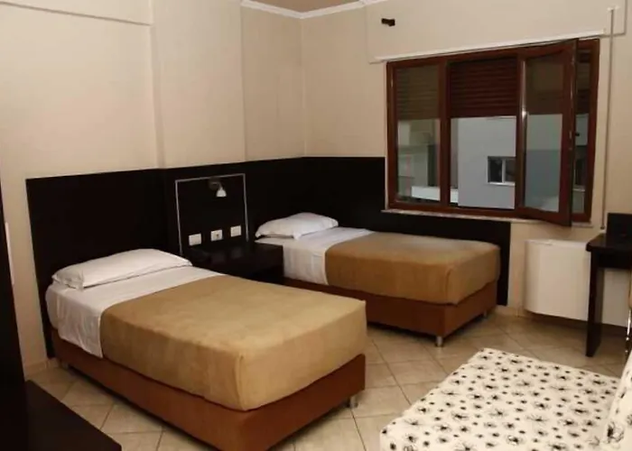 Nais Hotel 3*