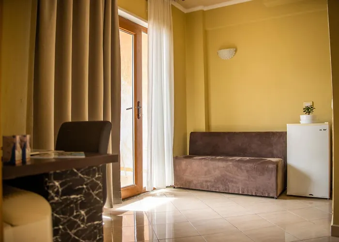 Nais Hotel